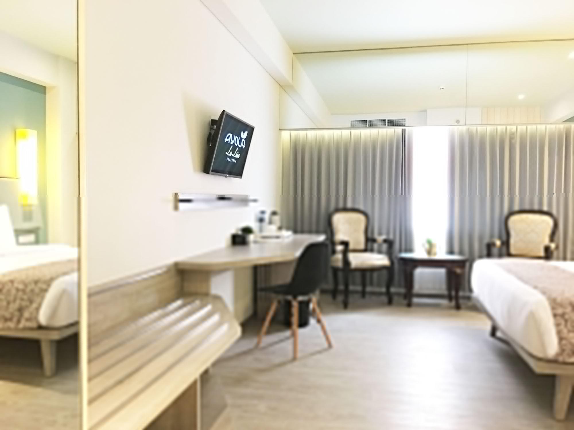 La Lisa Hotel סוראבאיה מראה חיצוני תמונה