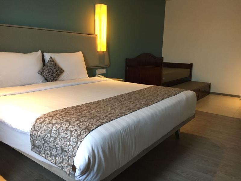 La Lisa Hotel סוראבאיה מראה חיצוני תמונה