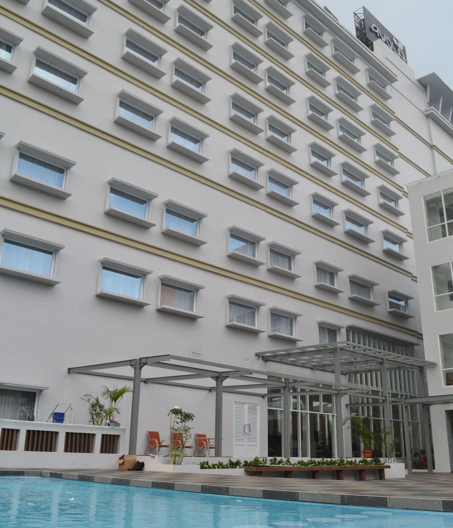 La Lisa Hotel סוראבאיה מראה חיצוני תמונה